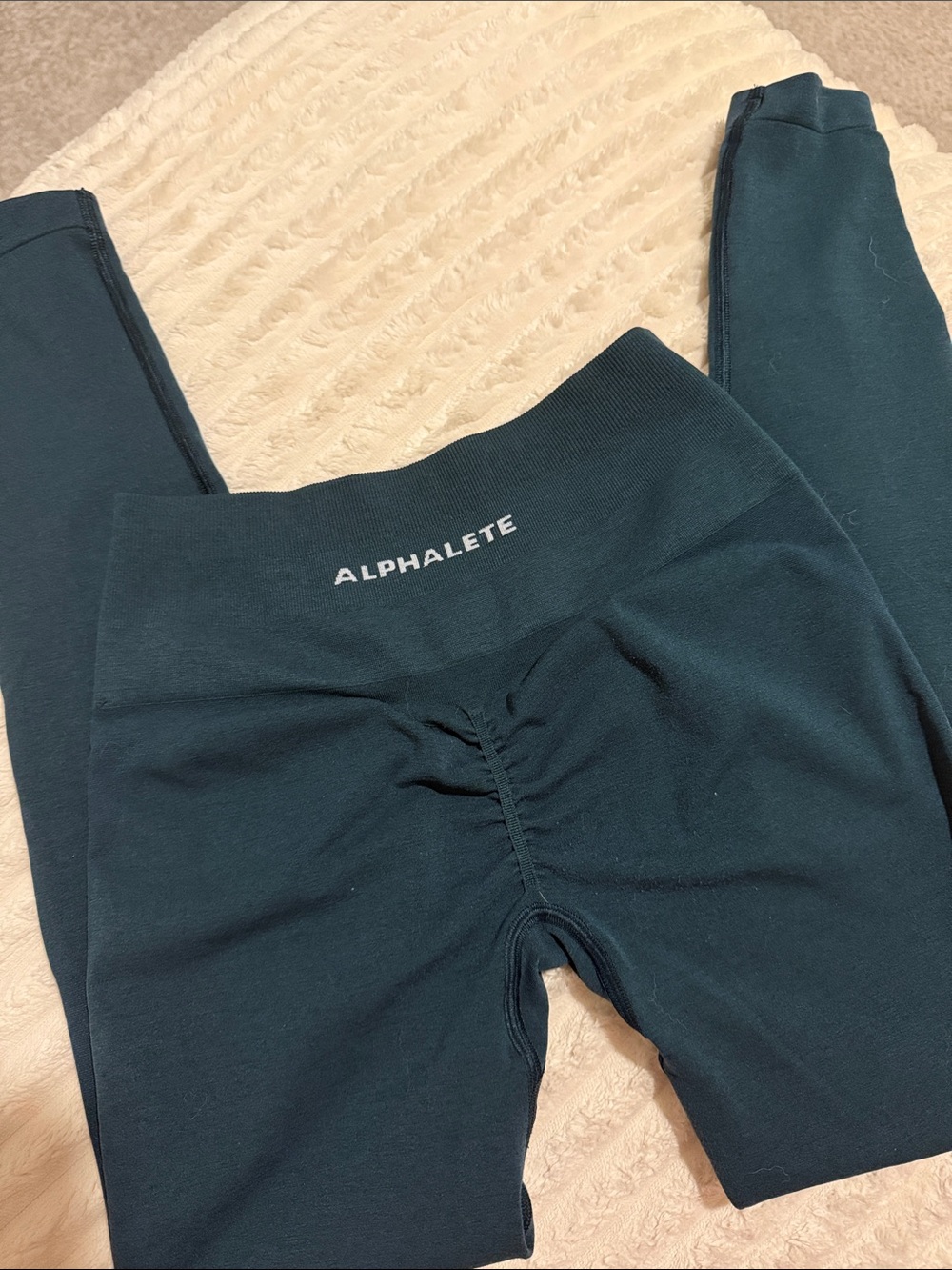 Alphalete Scrunch High-Waist Leggings in Teal Green